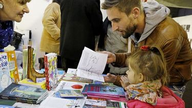 OFERTA. Buen parte de los libros están orientados a los más jóvenes..