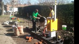 Los vecinos pusieron manos a la obra para detener el delito..