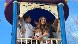 BLANCA, CON TU LUZ AQUÍ JUGAMOS. La inscripción en los juegos inaugurados esta tarde por la modelo junto a su familia..