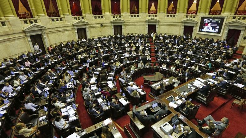 DEBATE. Hasta ahora, la votación promete ser ajustada..