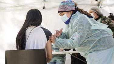 CHICOS. En Pilar, se vacuna con turno a los menores de 18 años..