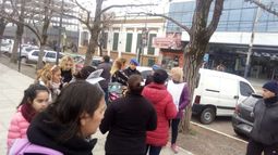 Padres de la Escuela Nº 7 de Derqui marcharon al Consejo Escolar