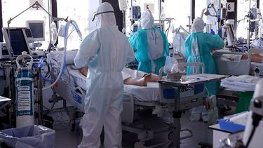 DRAMA. Los casos siguen altos y crecen los muertos por coronavirus..