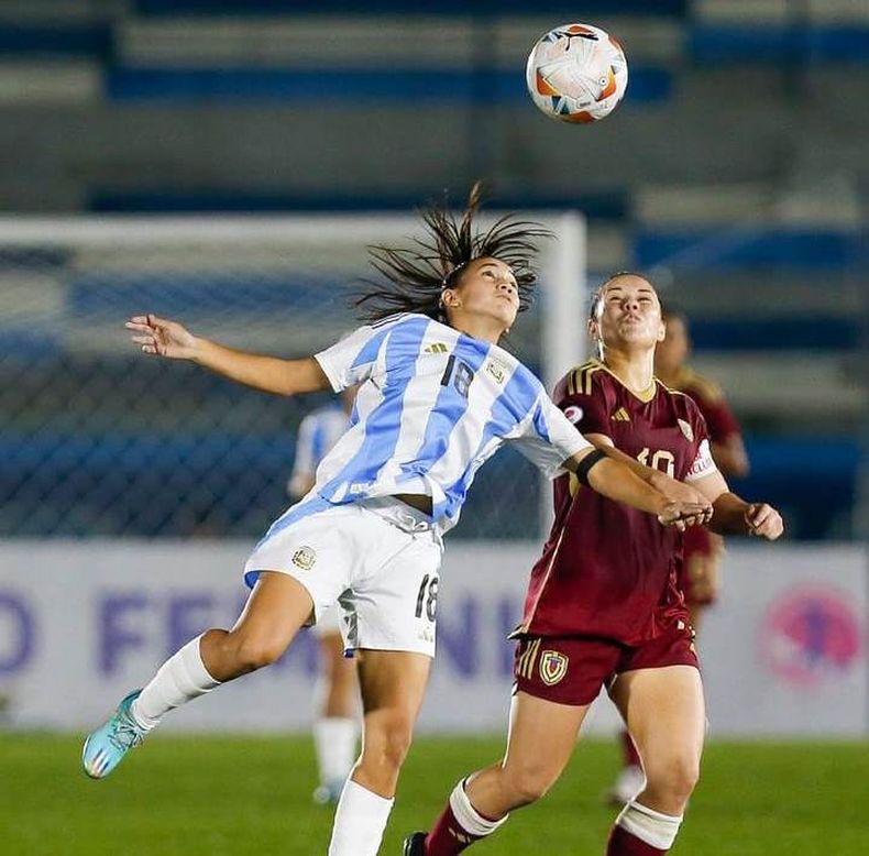 DE CABEZA. Ludueña fue titular en el empate ante Venezuela.