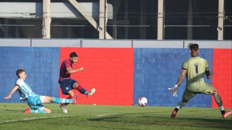 El gol de Leguizamón para dar vuelta el partido. Foto: prensa CASLA..