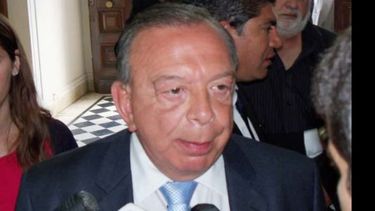 Zúccaro reunió a sus concejales, pero no dio los últimos detalles..