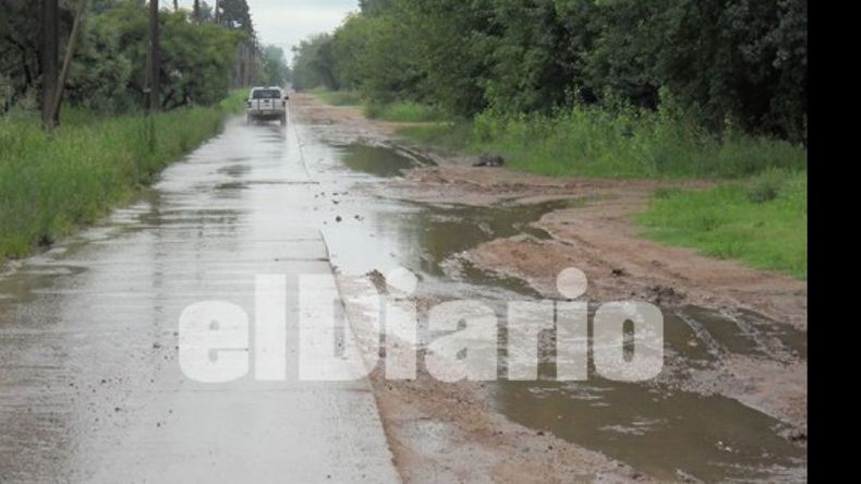 La mano no asfaltada sufre las consecuencias de cada tormenta..