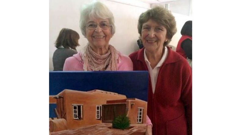 CUADRO. Haydeé Calabró (izq,). fue la elegida en la disciplina Pintura..
