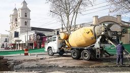 CAMBIO. Las obras hidráulicas en las esquinas de la plaza están su última etapa..