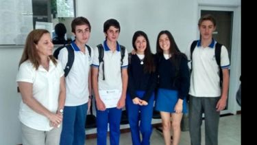 Ayer, alumnos del Colegio Mano Amiga, de Fátima, fueron agasajados en el Concejo Deliberante, tras ganar un concurso nacional por haber diseñado un sistema que avisa a los vecinos ante las crecidas del río Luján..