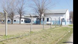 El paredón de la escuela 35, uno de los usos de los fondos municipales..
