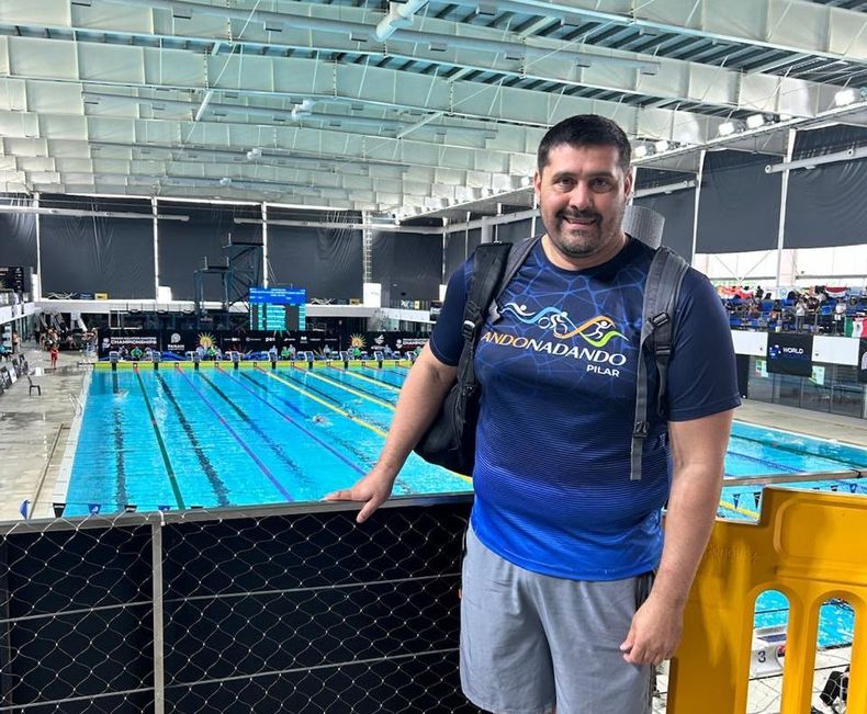 natación Eduardo Gómez