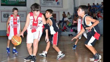 Atlético y Derqui terminaron la tarde empatados con 2 victorias por bando..