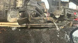 CENIZAS. Los vehículos involucrados en el accidente fatal.  CENIZAS. Los vehículos involucrados en el accidente fatal.