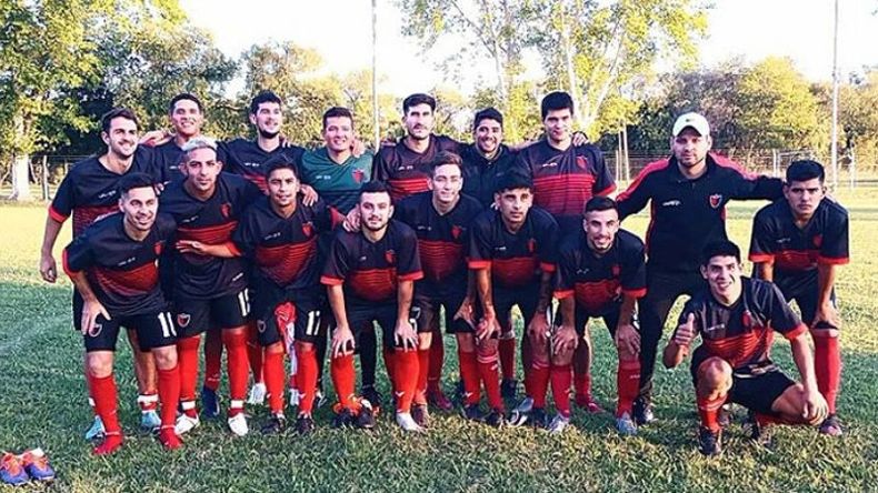 CUARTO. Derqui volvió al triunfo y se acomodó en el torneo..