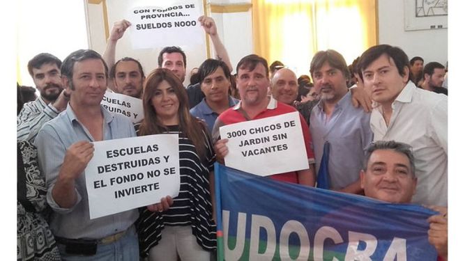 CARTEL. Reclamo en el HCD por los destinos del Fondo Educativo..