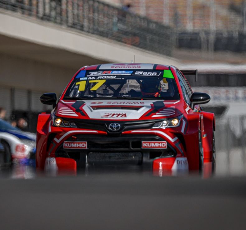 PROTAGONISTA. El Toyota Corolla de Rossi hizo la pole con 1’44”367/1.000.