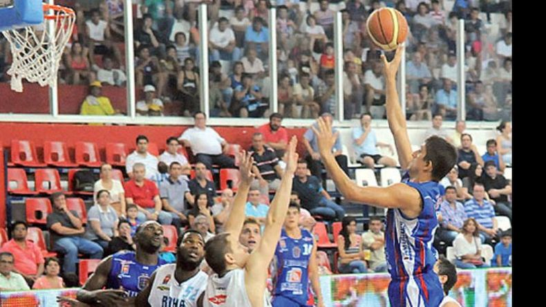 Con 21 puntos, Treise fue el goleador de Quimsa..