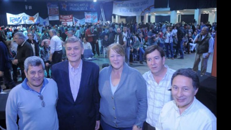 Los dirigentes del FAP, durante el encuentro..