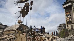 DEVASTADOR. Siguen las tareas de rescate tras los sismos en Venezuela. DEVASTADOR. Siguen las tareas de rescate tras los sismos en Venezuela.