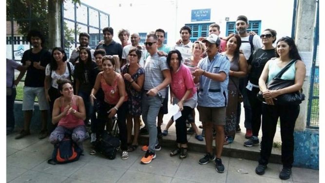 ABRAZO. En Pilar, hubo reclamos en la media 4, de Del Viso..