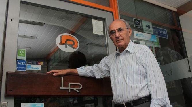 LUGAR EN EL MUNDO. Tono Aon, en el frente de La Reina..