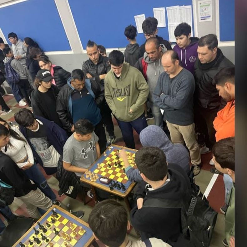 El Club de Ajedrez Presidente Derqui se creó en 2024 y ya tiene una intensa actividad.