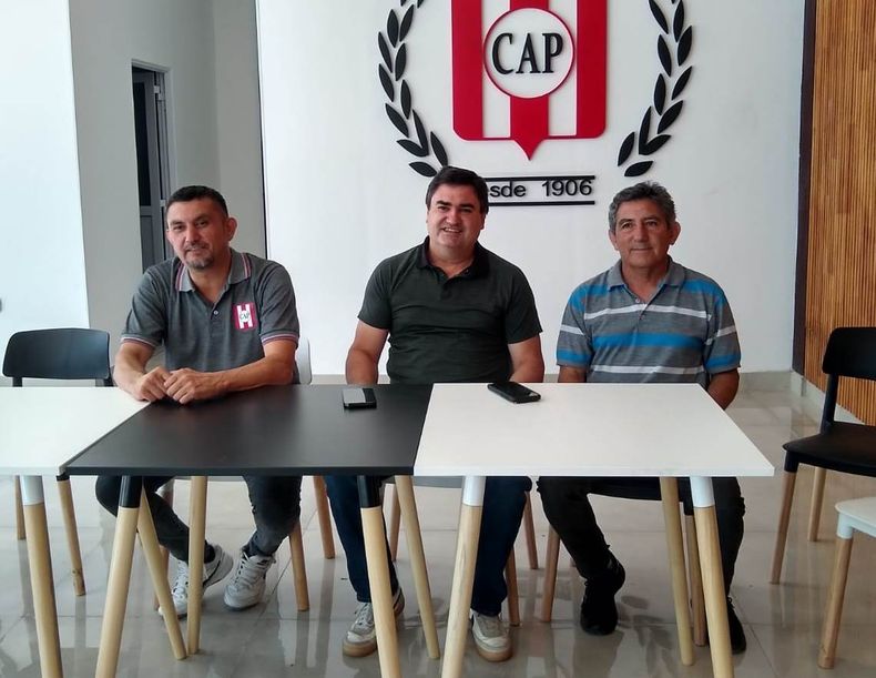 Atlético Pilar y un tridente de AFA: Walter Cabrera, Marcelo Pérez y Pichi Escudero.