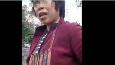 La persona que aparece en el video..