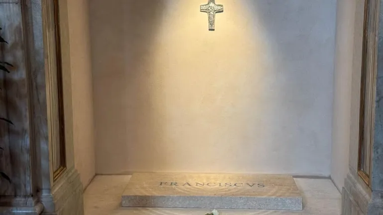 Así es la tumba de Francisco. (Vaticano News)..webp
