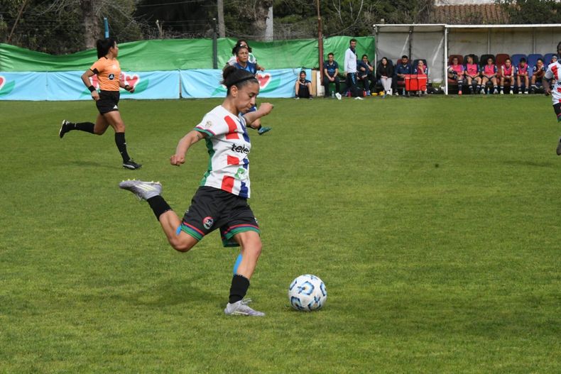 GOLEADORA. Zoraida Leguizamón suma 4 goles para la Teve en este torneo.