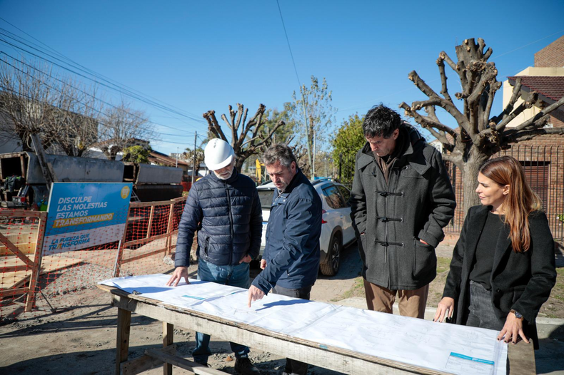 Federico Achával recorrió la obra junto a funcionarios del área de infraestructura.