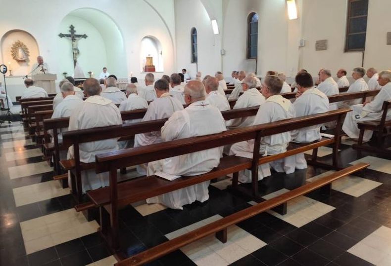 Los obispos tuvieron una cumbre atravesada por la muerte de Francisco.