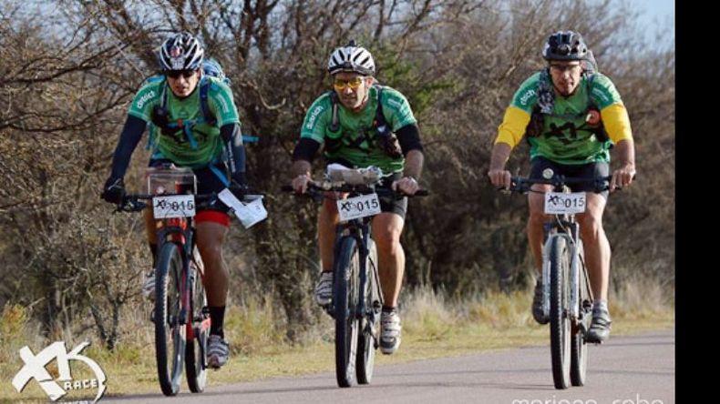 VELOCIDAD. Argüello, García Cuerva y Prieto Cané, en plena competencia..
