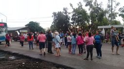 Vecinos reclaman por el basural a cielo abierto ubicado del lado de José C.Paz.