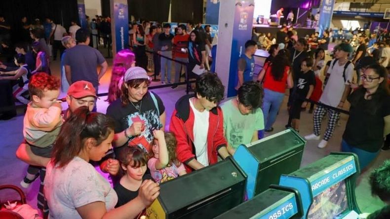 A JUGAR. El sector gamer es uno de los favoritos de los jóvenes en el nuevo Parque Pilar..