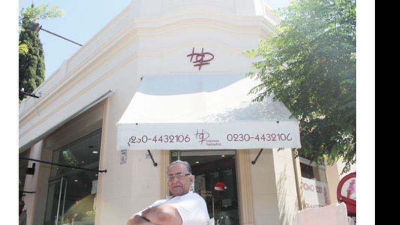 Moreno dice que los clientes prueban las grandes cadenas y después vuelven..