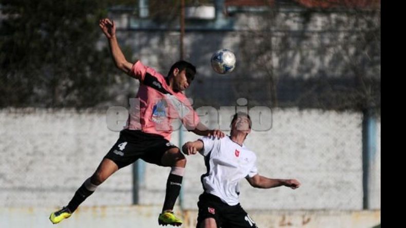 Leonel Bargas apareció con su garra en el 2º tiempo para defender la victoria..