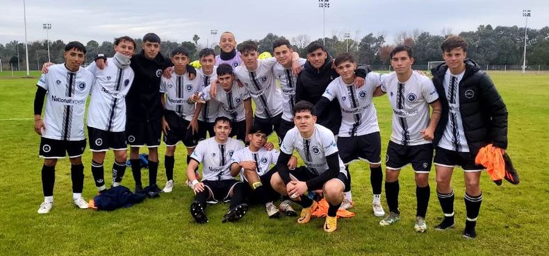 La Cuarta Divisi&oacute;n del Monarca se impuso 4-0 ante Mu&ntilde;iz.