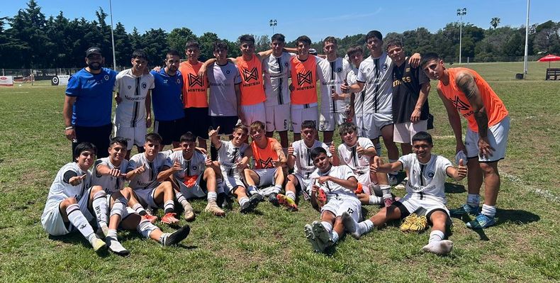 EQUIPO. La reserva de Real Pilar cerró con goleada la fase regular.