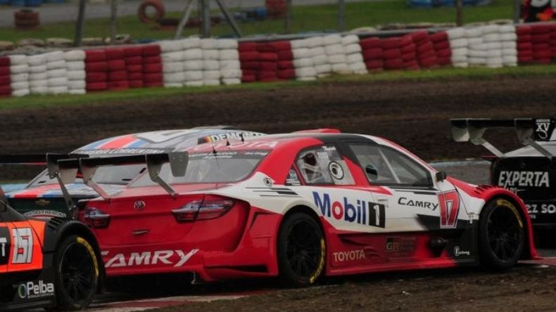 APRETADOS. Así se vivió la final del Top Race en el Gálvez, intensa y cambiante..