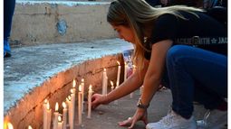 VELAS. Marcha por Laura Sirera, el último caso de femicidio que ocurrió en Pilar..