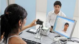 FOTO. Los DNI solo se retirarán en las oficinas de los CDR. .