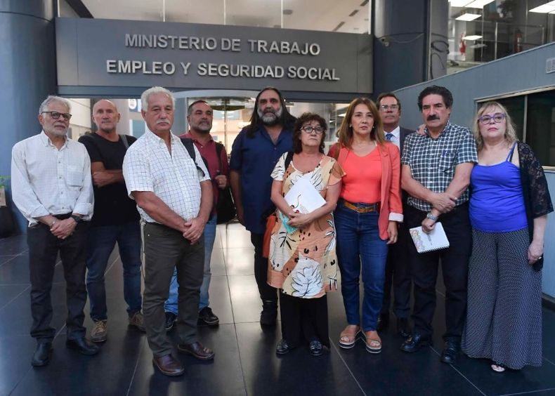 Los sindicatos docentes llamaron a una conferencia de prensa para este miércoles.