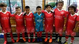 TRIUNFO. La categoría 2013 de Sportivo Pilar que ganó en Castelar..