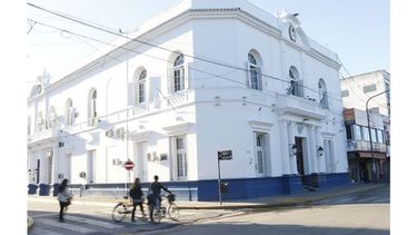 RUIDO. Los cruces entre el gobierno y la oposición resuenan en la campaña..