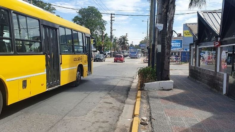 DEL VISO. Después de casi dos meses, se habilitó ayer el tránsito en el paso a nivel de la Ruta 26 y las vías, donde la empresa Ferrovías realizó el cambio de vías y las losas..