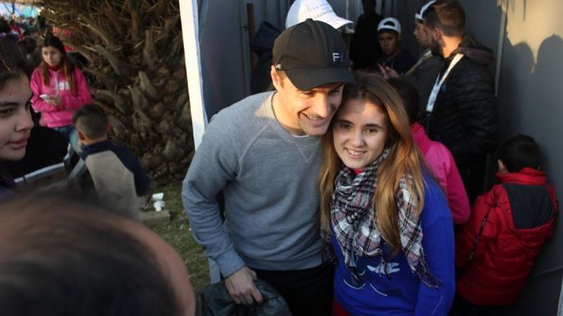 Sol y su foto junto a Iván Pillud..
