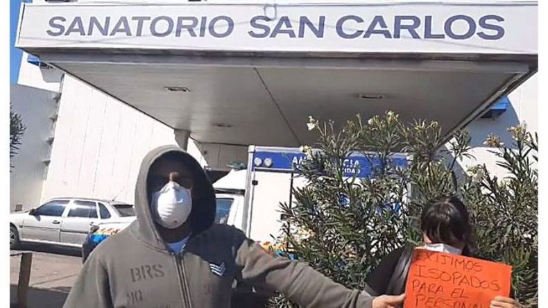 PROTESTA. Personal del sanatorio de Savio pide más medidas de seguridad. .