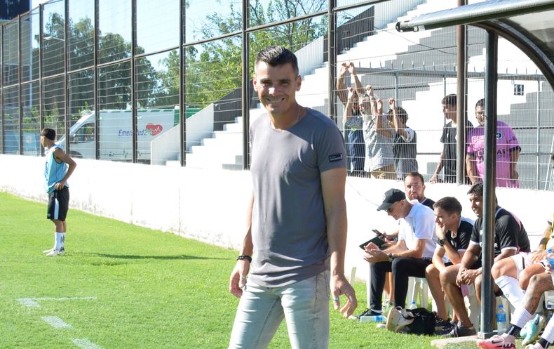 FIRMA PITER. “(Por ser recién ascendidos) estamos haciendo un torneo bárbaro.”